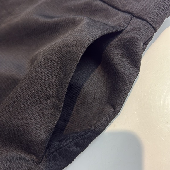 Vince Black Flat Front Bermuda Shorts Size 4 - Picture 8 of 8